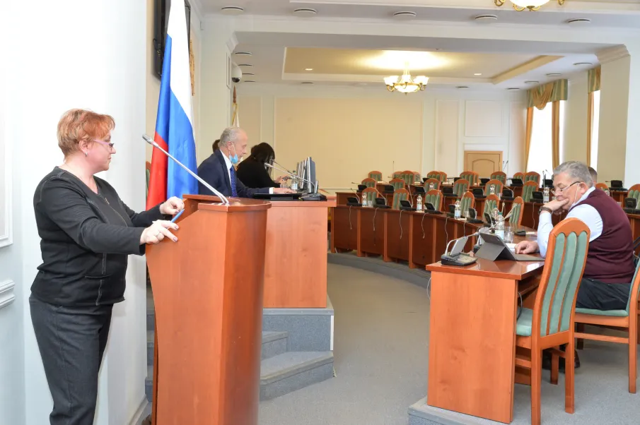 Информацию об оказании бесплатной юридической помощи гражданам обсудили депутаты Законодательного Собрания Нижегородской области